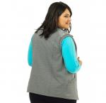 Жилет утепленный  на молнии, воротник-стойка, на кокетке и карманах «принт»