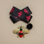 Брошь "Бант+пчела с подвеской", красный+золотой+черный