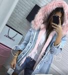 Джинсовая куртка на меху голубая с розовым капюшоном LE