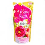 LION Thailand Essence Средство моющее жидкое для темного и черного белья с цветочным ароматом 960 мл