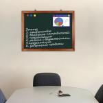 Доска для мела магнитная (60х90 см), зеленая, деревянная окрашенная рамка, Россия, BRAUBERG, 236890