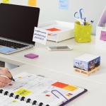 Блок самоклеящ. (стикер) BRAUBERG 76*76мм 400 л., белый, дизайн КОНТЕЙНЕР, на дерев.подставке,126687