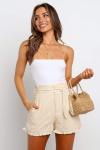 Бежевая юбка-шорты с высокой талией, рюшами и карманами