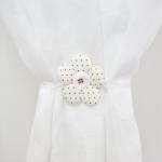 Яша - белый подхват-магнит (2 шт.)