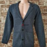 Вязаный пиджак  с карманами.