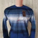 Джемпер тонкой вязки.