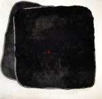 Накидка на стул из натуральной овчины, идет комплектом из двух штук.