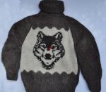 Свитер из натуральной шерсти без добавления красителей .