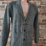 Вязаный пиджак  с карманами.
