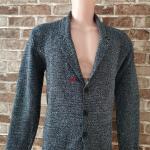 Вязаный пиджак  с карманами.