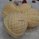 Пряжа для ручной вязки в клубках.