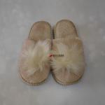 Домашние тапочки из натурального меха.