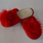 Домашние тапочки из натурального меха.