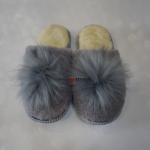 Домашние тапочки из натурального меха.