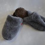 Домашние тапочки из натурального меха.