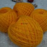 Пряжа для ручной вязки в клубках.