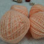 Пряжа для ручной вязки в клубках.