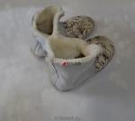 Чуни с натуральным мехом ,наружная часть  обуви из искусственной замши.