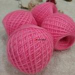 Пряжа для ручной вязки в клубках.