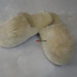Домашние тапочки из натурального меха.