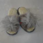 Домашние тапочки из натурального меха.