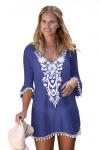 Синяя пляжная туника с белым кружевом и помпонами