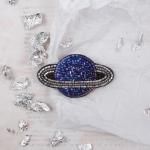 "Klart" набор для вышивания 10-010   "Брошь. Сатурн"