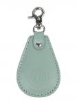 Брелок мятного цвета из натуральной кожи