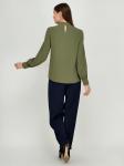 Блуза оливкового цвета с объемными рукавами и декоративной складкой