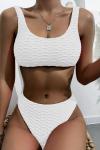 Белый однотонный купальник бикини в рубчик с зубчатыми краями