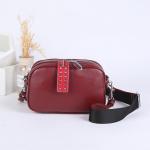 Бордовая кожаная сумка через плечо