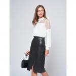 Блуза белая с длинными рукавами и отделкой из кружева