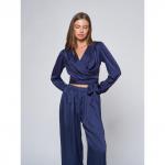 Блуза темно-синяя с длинными рукавами и запахом