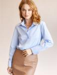 Блузка из эластичной ткани, полуприталенная и с длинным манжетом