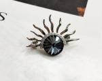 Брошь с кристаллами Swarovski