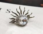 Брошь с кристаллами Swarovski
