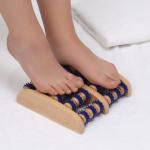 Массажёр для ног «Ножное счастье», 22 * 20 * 5,5 см, 5 рядов с шипами, деревянный, цвет синий/бежевый