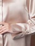 Блузка из плотного полуматового сатина с удлиненным манжетом
