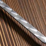 Шампур с деревянной ручкой, рабочая длина - 40 см, ширина - 10 мм, толщина - 3 мм с узором