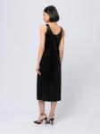 Платье черного цвета длины миди с V-образным вырезом и без рукавов