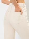 Брюки женские джинсовые классические в белом оттенке Mark Formelle