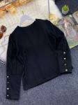 Блузка с пуговками на рукавах черная с принтом M29 0224