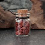 Сувенир-бутылка с натуральными камнями "Красный Нефрит", 3х2см