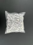 Мраморный щебень, цвет бело-серый,  колотая, фракция 10-20 мм, вес 2 кг.