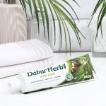 DABUR HERBE'L NEEM Зубная паста с травами и Ніім + щетка, 150г