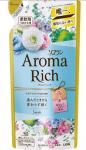 LION Кондиционер для белья Soflan Aroma Rich Sarah дезодорирующий с натуральными ароматическими маслами и ароматом цветов сменная упаковка 400 мл.