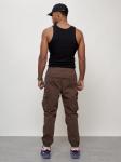 Джинсы карго мужские с накладными карманами коричневого цвета 2428K