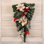 Искусственная ёлка настенная «Зимнее волшебство. Магнолия золотая», 60?34 см, ПВХ ветки отгибаются