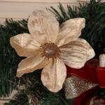 Искусственная ёлка настенная «Зимнее волшебство. Магнолия золотая», 60?34 см, ПВХ ветки отгибаются