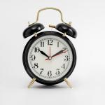 Будильник «Пеннант», с подсветкой, d=9 см, 17?11.5 см, от батарейки АА, чёрный